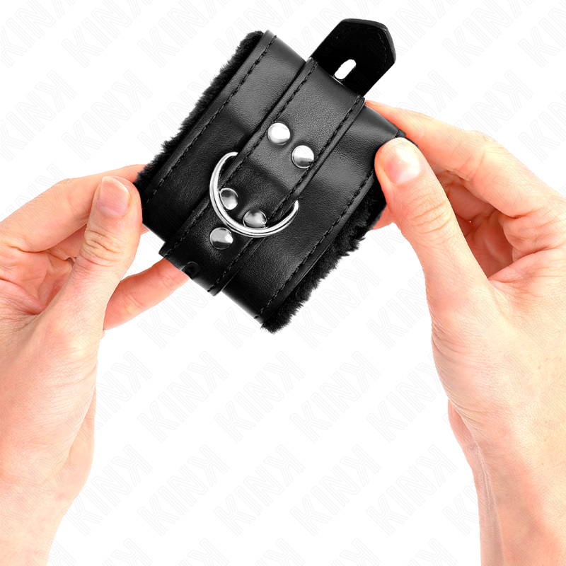 KINK - ALGEMA DE PULSO FORRADA A PELE COM FUROS QUADRADOS, PRETA E CINTO PRETO AJUSTÁVEL DE 17 A 29 CM X 6 CM