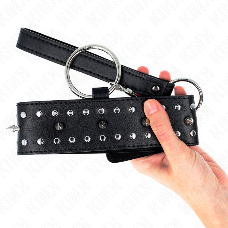 KINK - COLAR COM CORREIA 65 CM COM TACHAS PRATEADAS MODELO 1 AJUSTÁVEL 36-43 CM X 5 CM